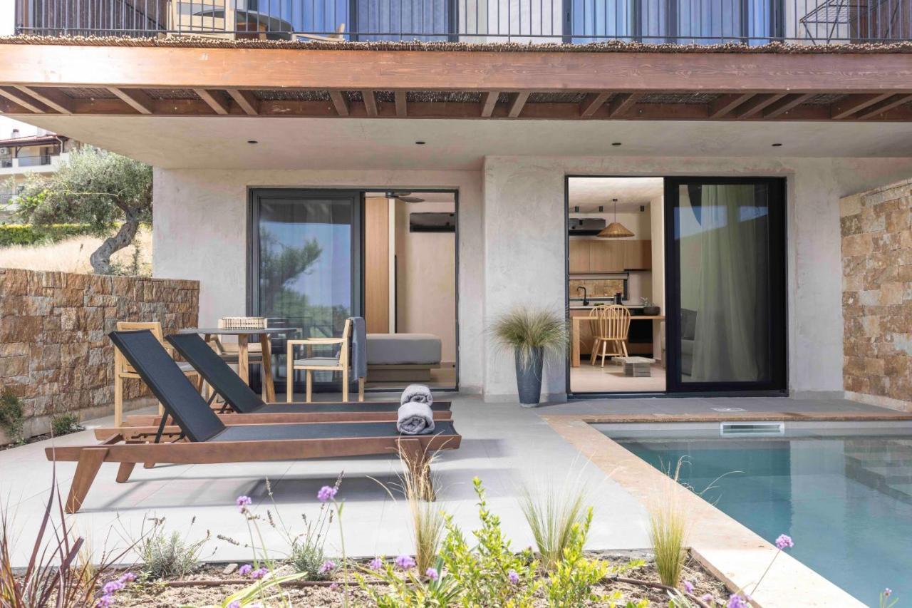 פאליאורי Pnoes Luxury Suites מראה חיצוני תמונה