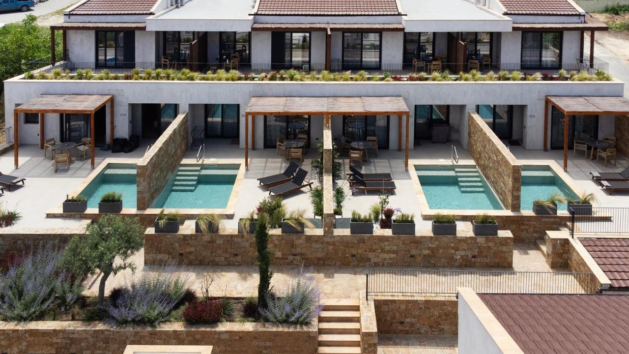 פאליאורי Pnoes Luxury Suites מראה חיצוני תמונה